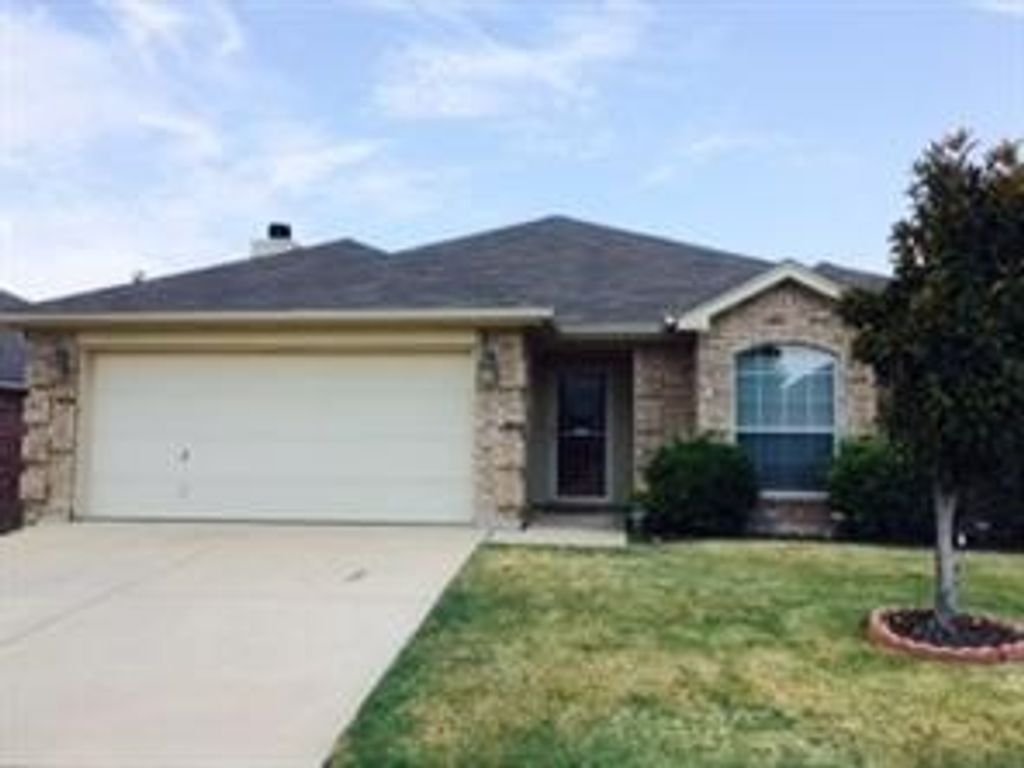 9304 Marilyn Court, White Settlement, TX 76108