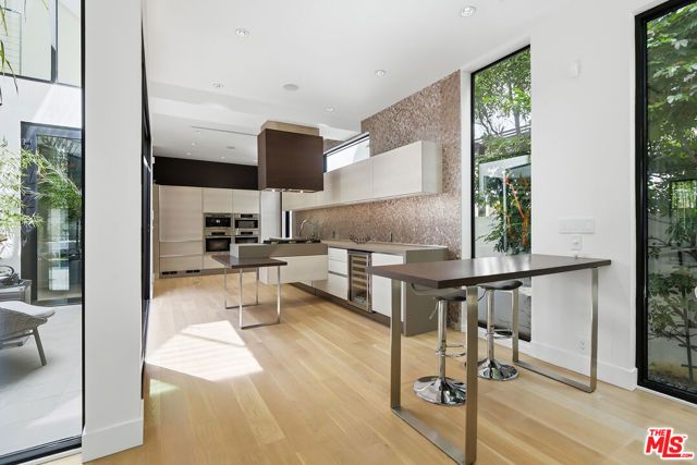 6610 Maryland Drive, Los Angeles, CA 90048