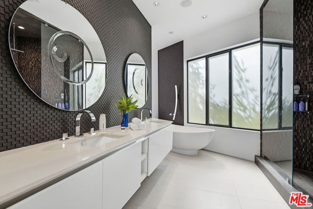 6610 Maryland Drive, Los Angeles, CA 90048