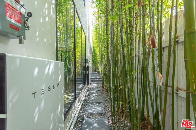 6610 Maryland Drive, Los Angeles, CA 90048