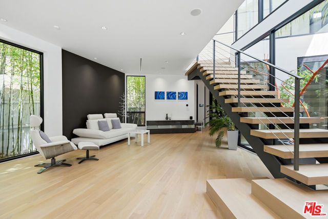 6610 Maryland Drive, Los Angeles, CA 90048