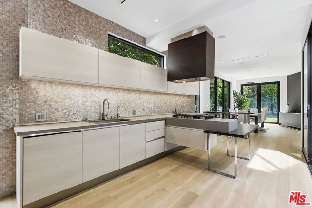 6610 Maryland Drive, Los Angeles, CA 90048