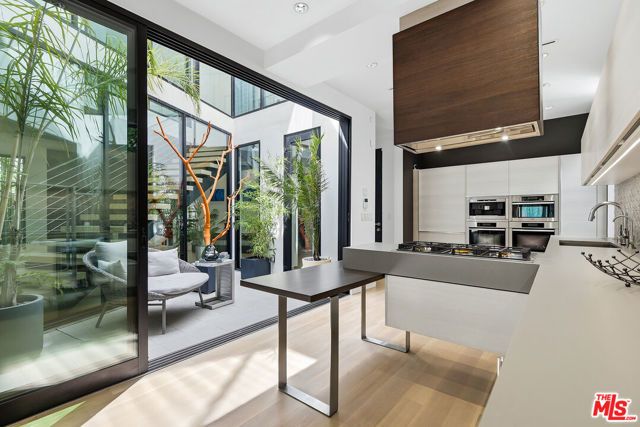 6610 Maryland Drive, Los Angeles, CA 90048