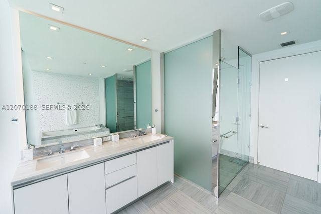16901 Collins Ave 4201, Sunny Isles Beach, FL 33160