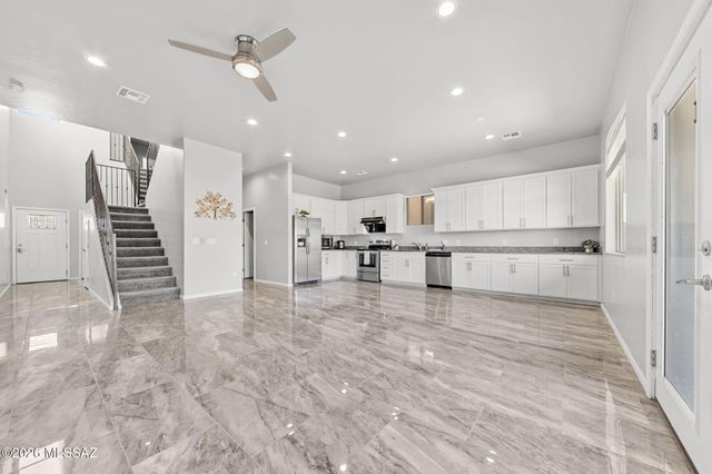 173 E Stone Court, Tucson, AZ 85705