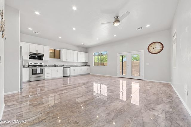 173 E Stone Court, Tucson, AZ 85705