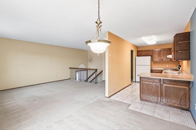 825 Evergreen Circle, Burnsville, MN 55337