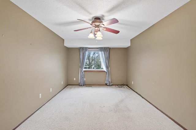 825 Evergreen Circle, Burnsville, MN 55337