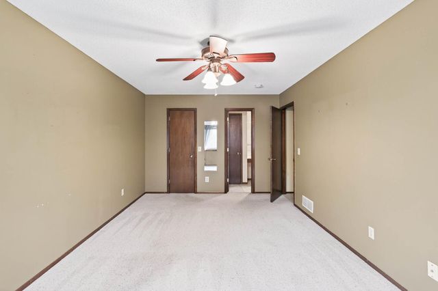 825 Evergreen Circle, Burnsville, MN 55337