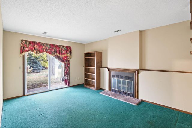 825 Evergreen Circle, Burnsville, MN 55337