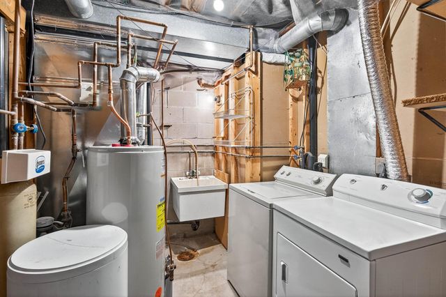 825 Evergreen Circle, Burnsville, MN 55337