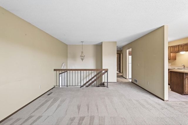 825 Evergreen Circle, Burnsville, MN 55337