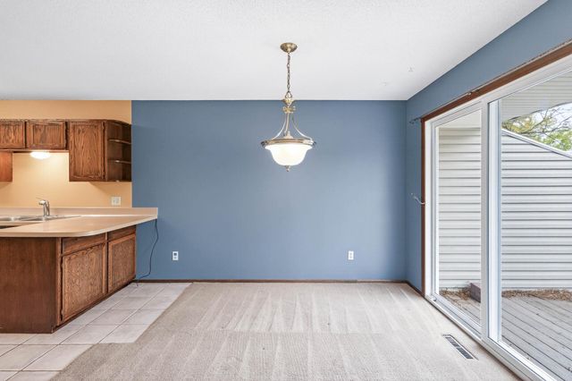 825 Evergreen Circle, Burnsville, MN 55337