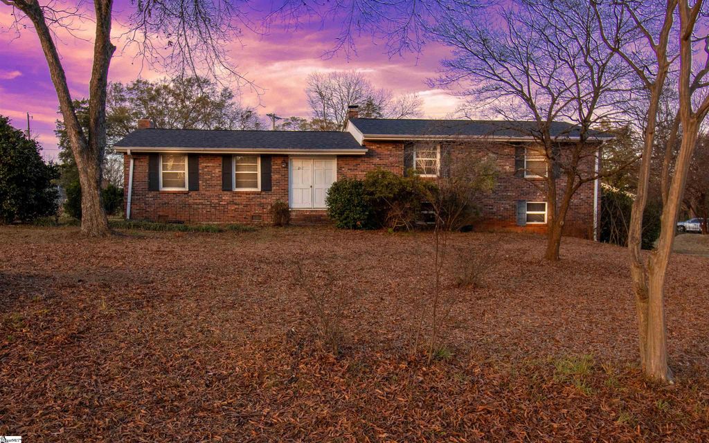 211 Bartlett Street, Mauldin, SC 29662