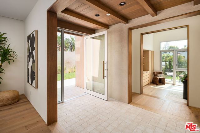 2132 Walnut Avenue, Venice, CA 90291