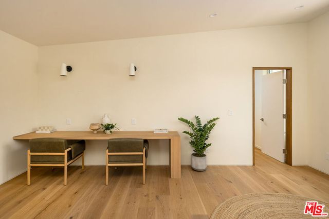 2132 Walnut Avenue, Venice, CA 90291
