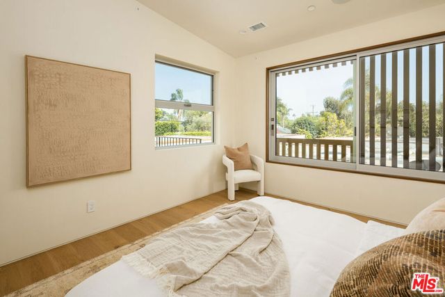 2132 Walnut Avenue, Venice, CA 90291