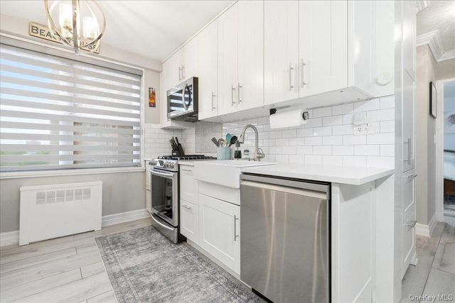 70-25 Yellowstone Boulevard 9J, Forest Hills, NY 11375