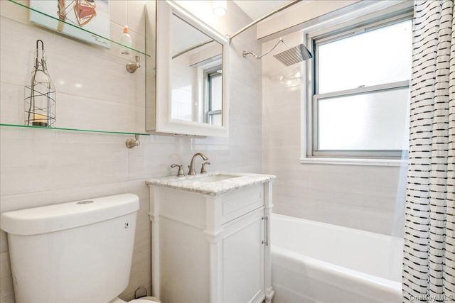 70-25 Yellowstone Boulevard 9J, Forest Hills, NY 11375