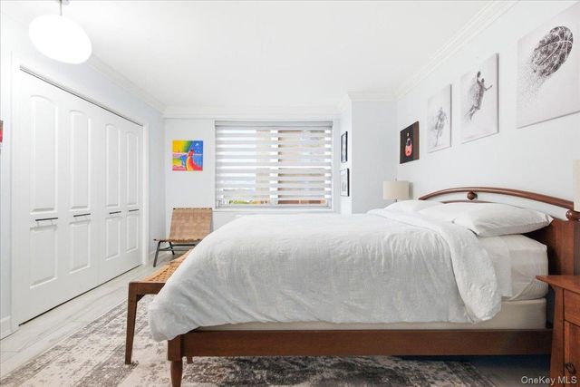 70-25 Yellowstone Boulevard 9J, Forest Hills, NY 11375