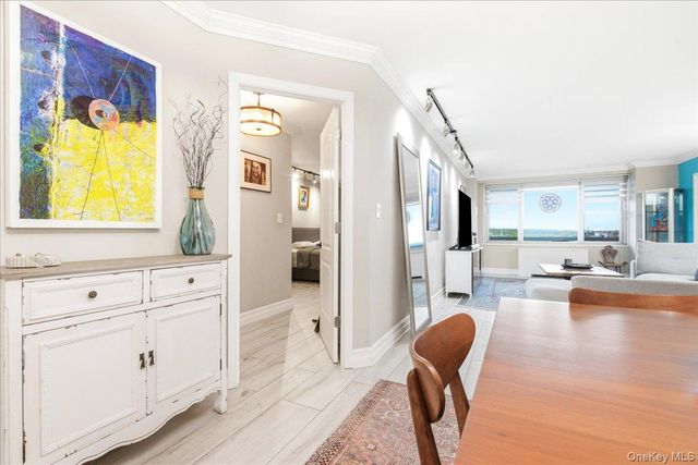 70-25 Yellowstone Boulevard 9J, Forest Hills, NY 11375