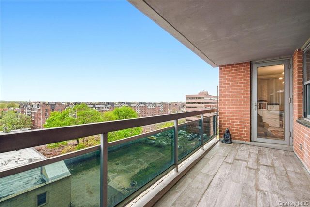 70-25 Yellowstone Boulevard 9J, Forest Hills, NY 11375