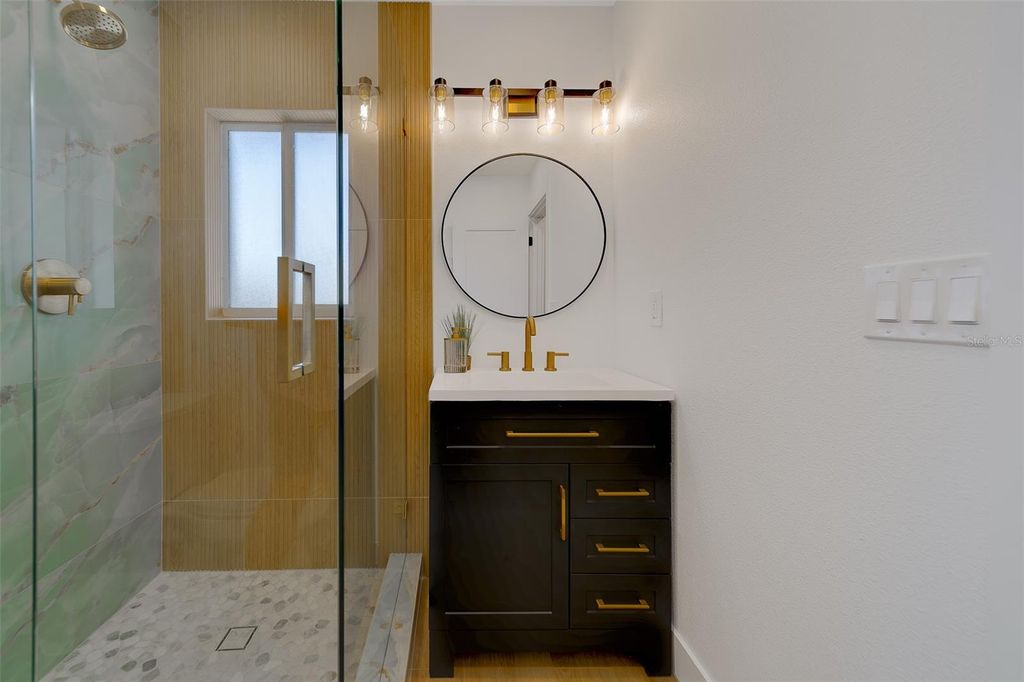 Image 28 of property listing at 1274 ROBIN HOOD LANE, Dunedin, FL 34698