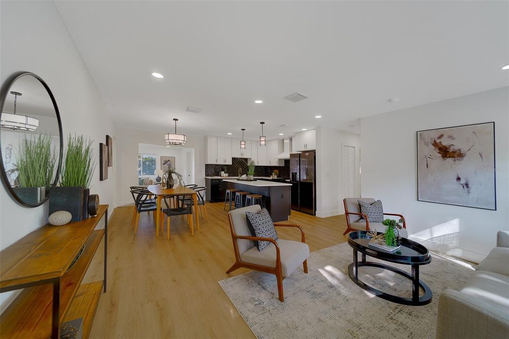 Image 6 of property listing at 1274 ROBIN HOOD LANE, Dunedin, FL 34698