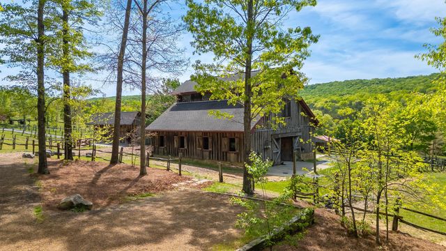 756 Long Branch Road, Lookout Mountain, GA 30750