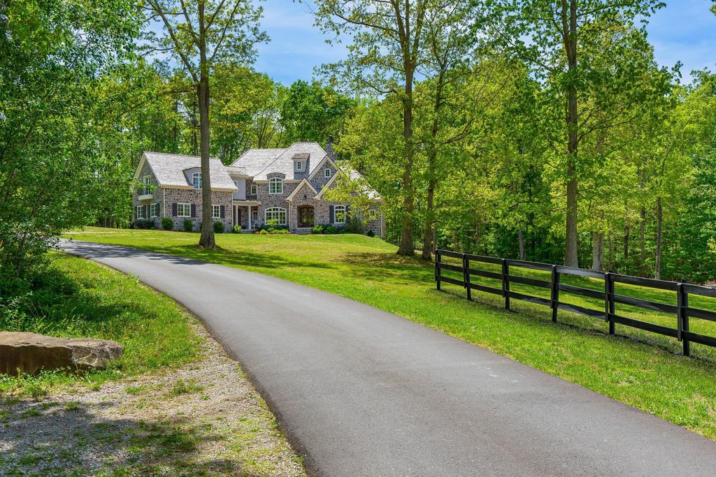 756 Long Branch Road, Lookout Mountain, GA 30750