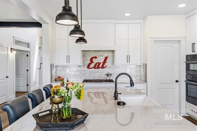 25157 Shadow Mountain Circle, Star, ID 83669