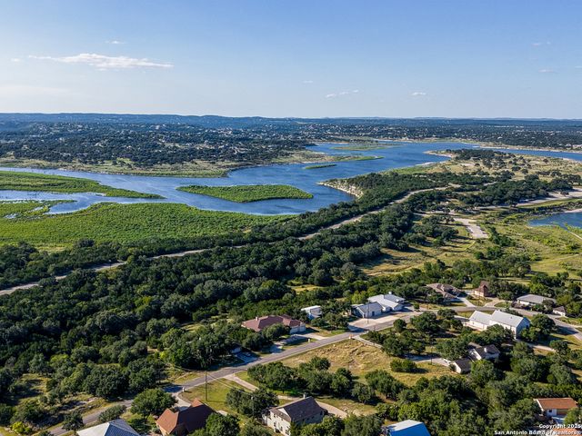 1236 Carson Crk, Canyon Lake, TX 78133