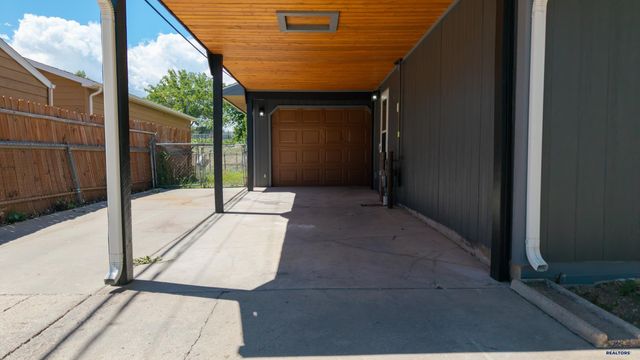 23 MONTANA, Rapid City, SD 57701