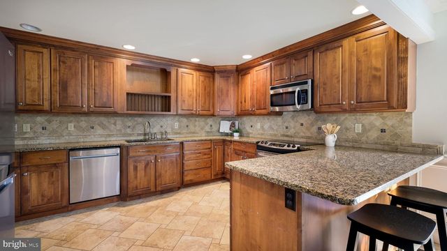 9032 CLAUSSVILLE RD, Fogelsville, PA 18051