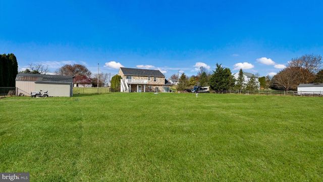 9032 CLAUSSVILLE RD, Fogelsville, PA 18051
