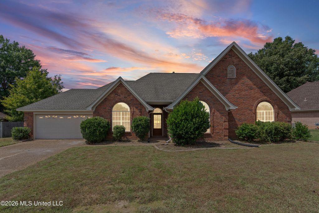 4675 E Alden Lake Drive, Horn Lake, MS 38637 — exterior