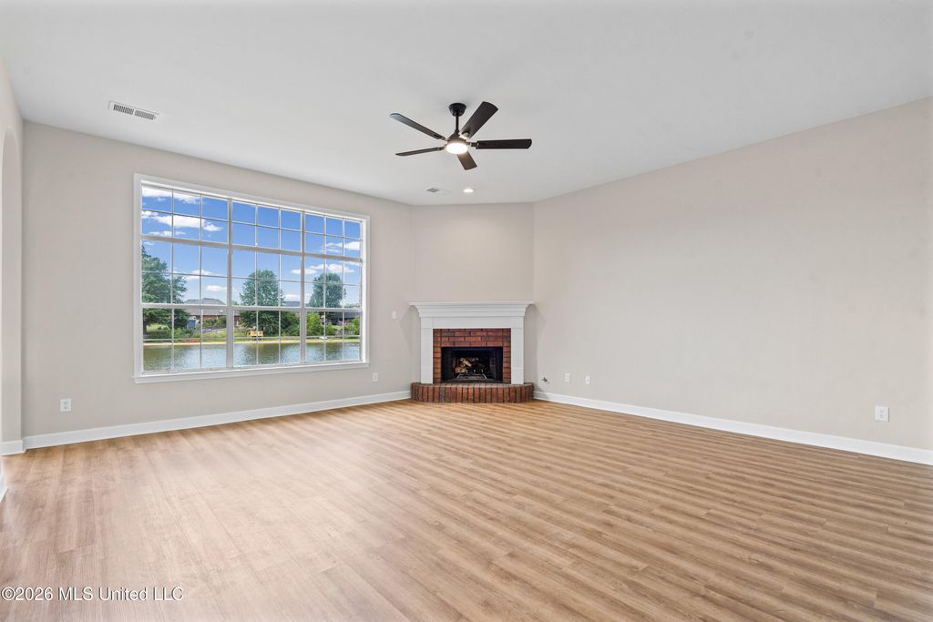 4675 E Alden Lake Drive, Horn Lake, MS 38637 — photo 4