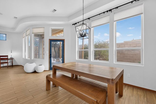 7312 Hawthorn Avenue NE, Albuquerque, NM 87113