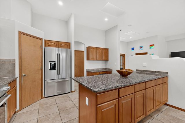 7312 Hawthorn Avenue NE, Albuquerque, NM 87113