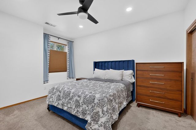 7312 Hawthorn Avenue NE, Albuquerque, NM 87113
