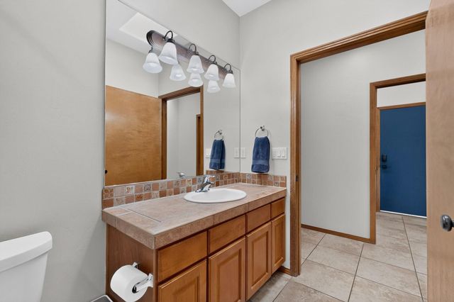 7312 Hawthorn Avenue NE, Albuquerque, NM 87113