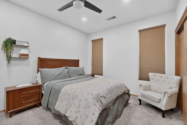 7312 Hawthorn Avenue NE, Albuquerque, NM 87113