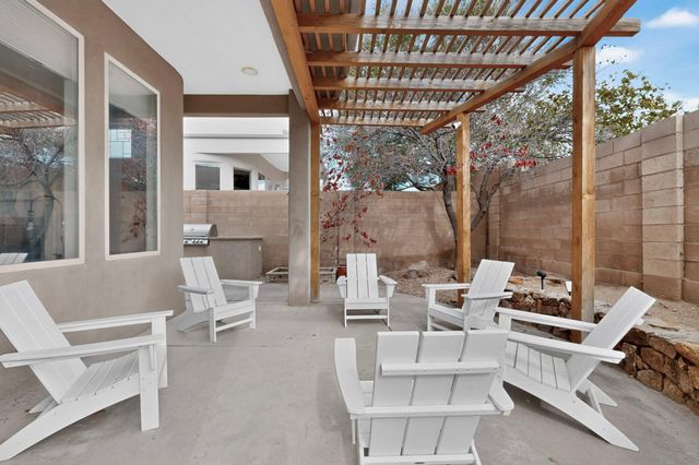 7312 Hawthorn Avenue NE, Albuquerque, NM 87113