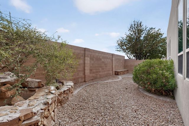 7312 Hawthorn Avenue NE, Albuquerque, NM 87113