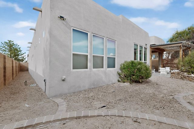 7312 Hawthorn Avenue NE, Albuquerque, NM 87113