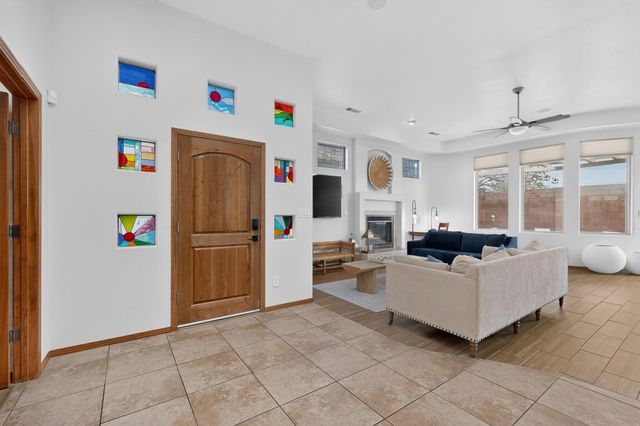 7312 Hawthorn Avenue NE, Albuquerque, NM 87113