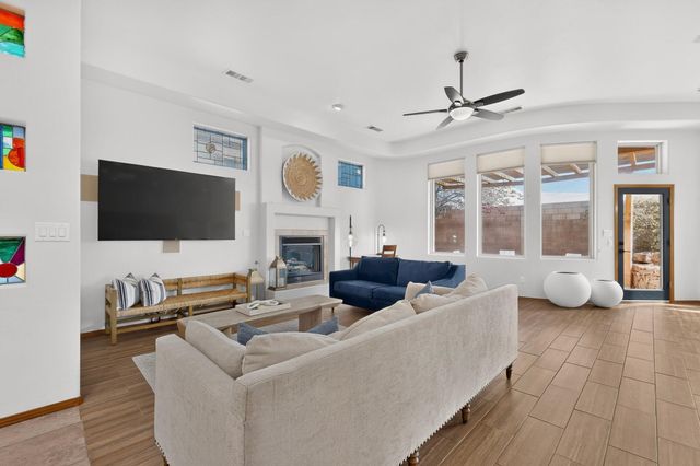 7312 Hawthorn Avenue NE, Albuquerque, NM 87113