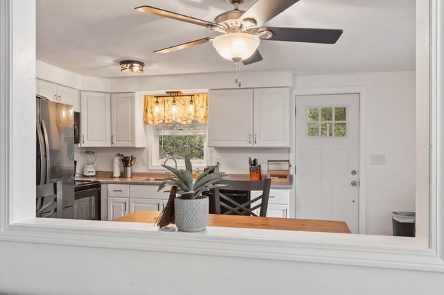 786 Mammoth Road, Manchester, NH 03104