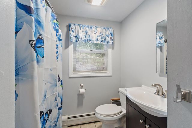 786 Mammoth Road, Manchester, NH 03104