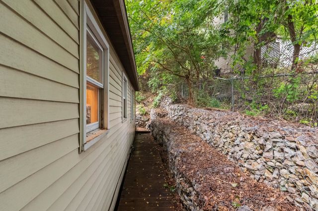 786 Mammoth Road, Manchester, NH 03104